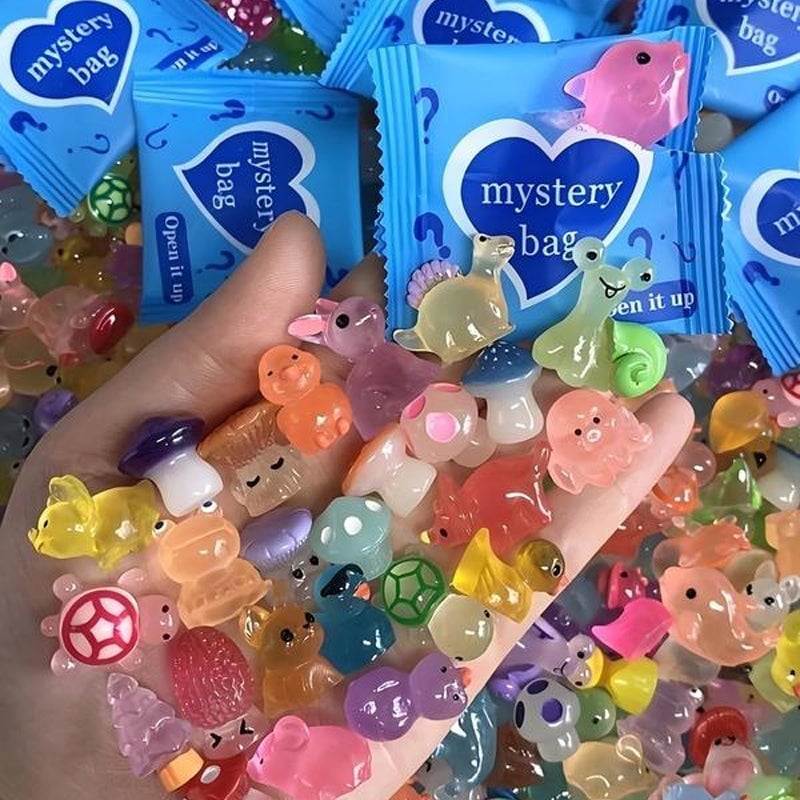Mini Glow-In-The-Dark Animal Figurines Blind Bags
